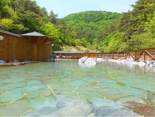 別館＝三湯めぐり手形付，５〜７名様，貸切温泉，湯畑へ徒歩３分 ，食事は温泉街，町内有料施設特別優待